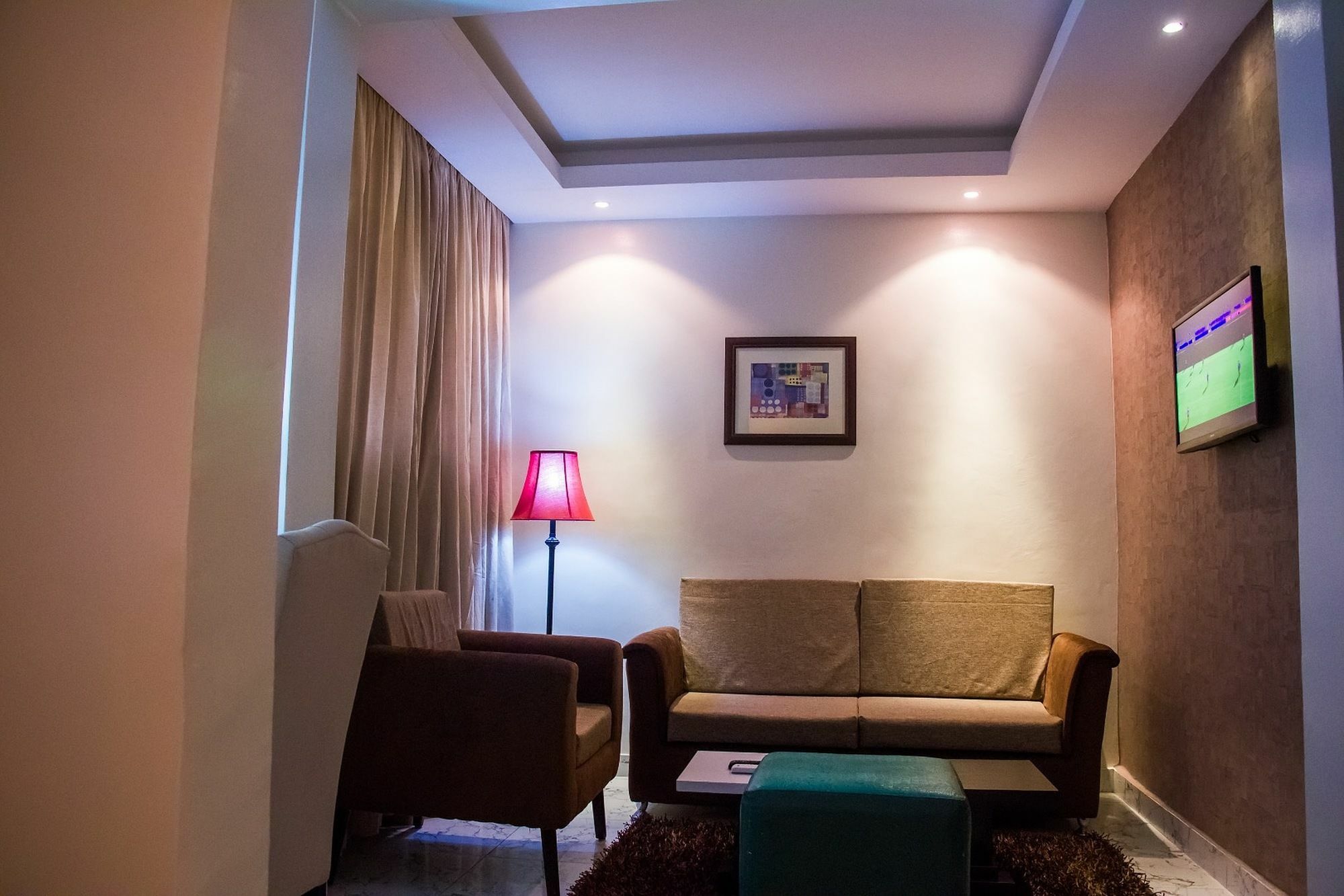 Glee Hotel