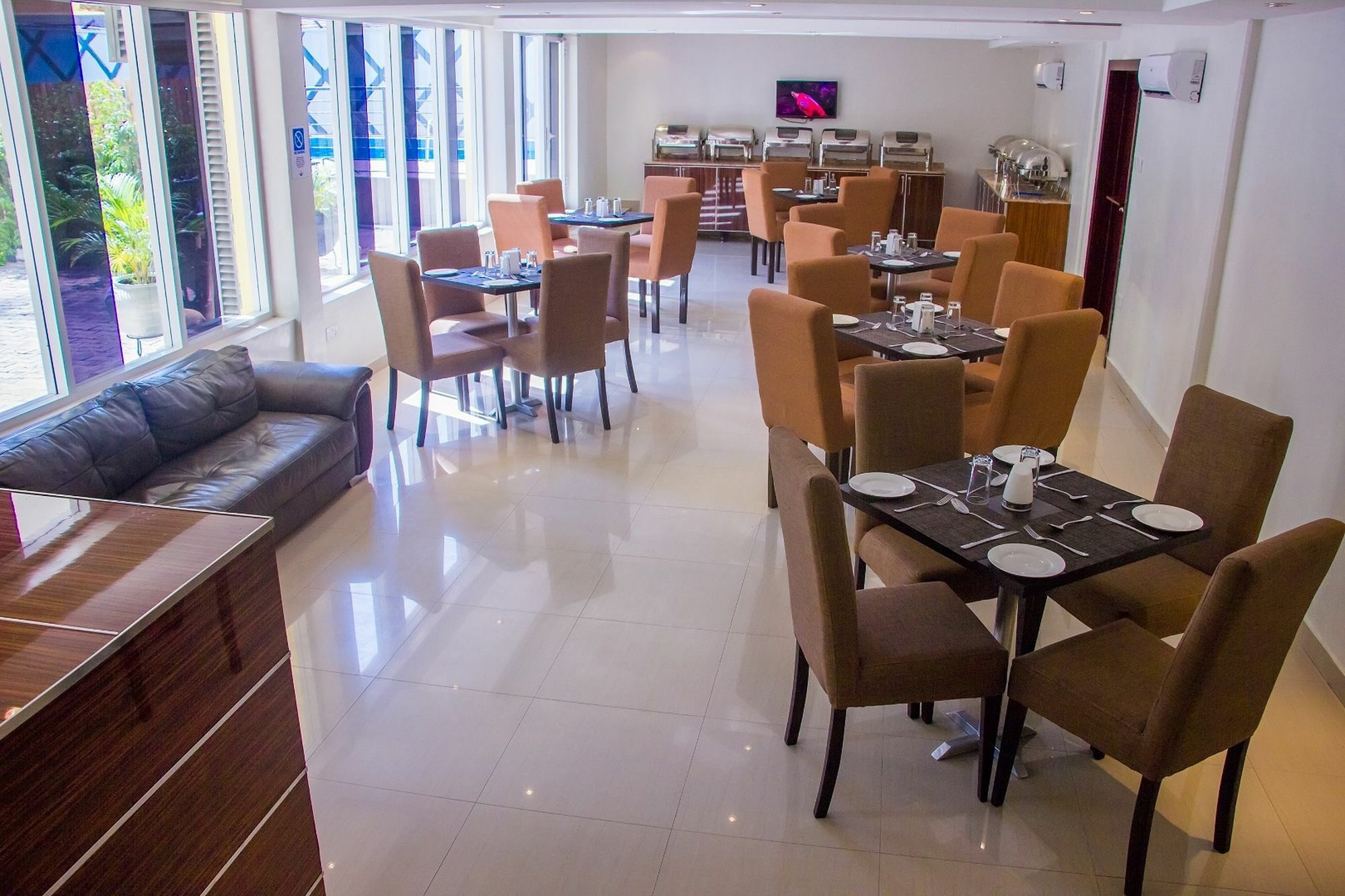 Glee Hotel